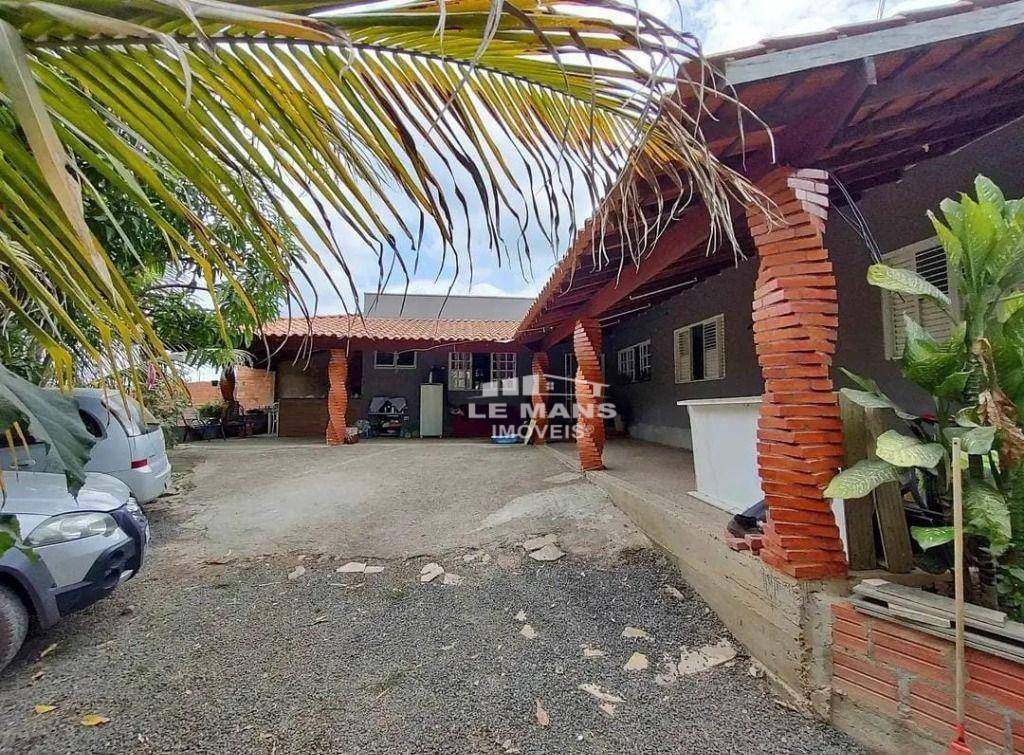 Chácara à venda com 2 quartos, 180m² - Foto 9