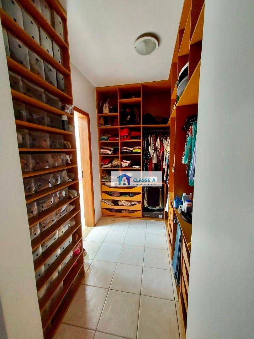 Casa à venda com 4 quartos, 220m² - Foto 18