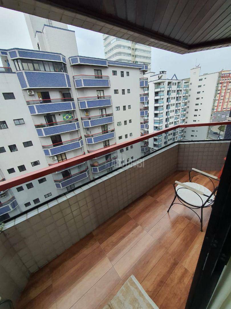 Apartamento à venda com 3 quartos, 110m² - Foto 5