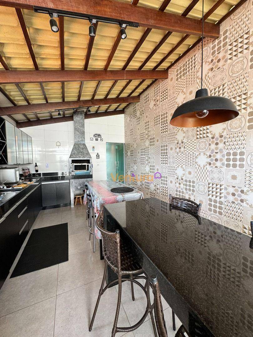 Casa, 4 quartos, 220 m² - Foto 11