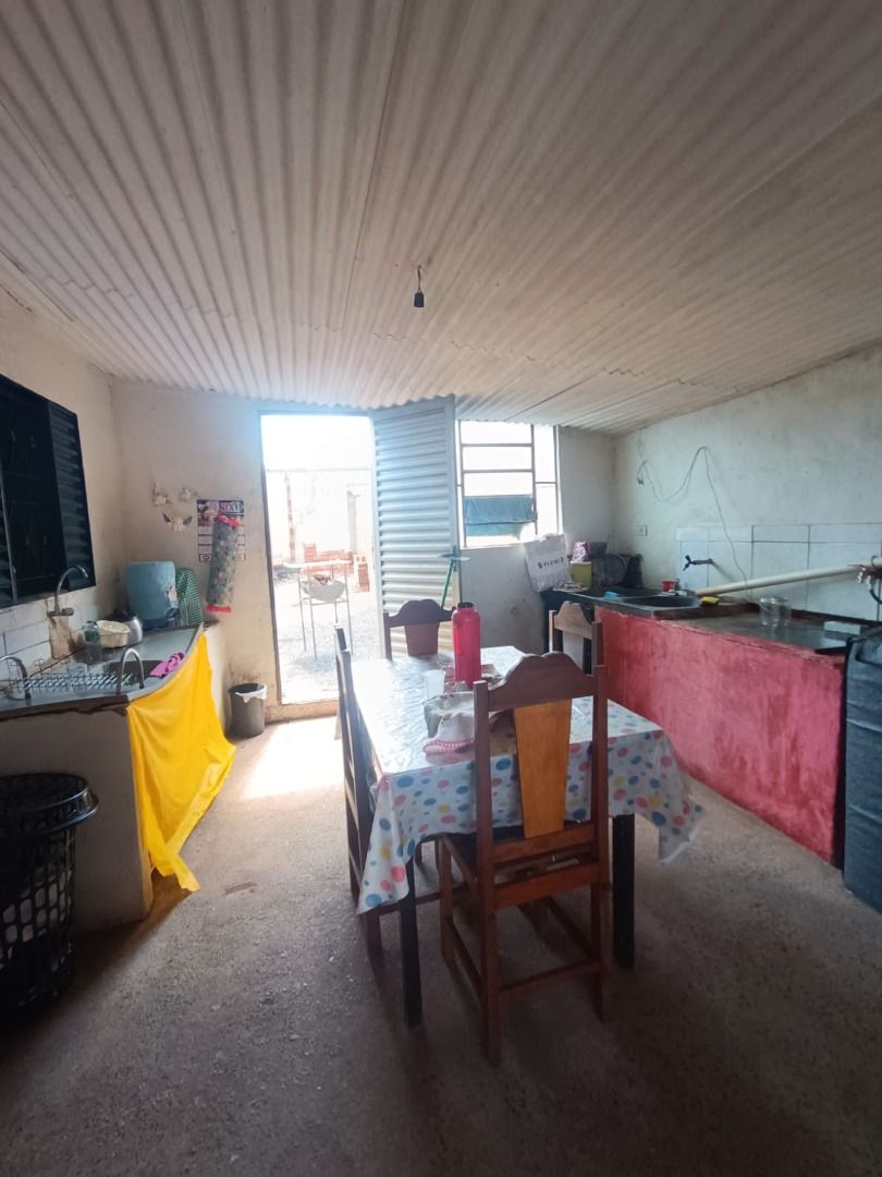 Casa à venda com 2 quartos, 300M2 - Foto 4