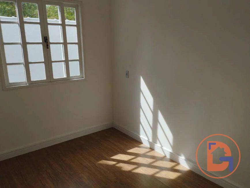 Casa à venda com 3 quartos, 110m² - Foto 11