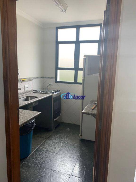 Apartamento à venda com 3 quartos, 75m² - Foto 22