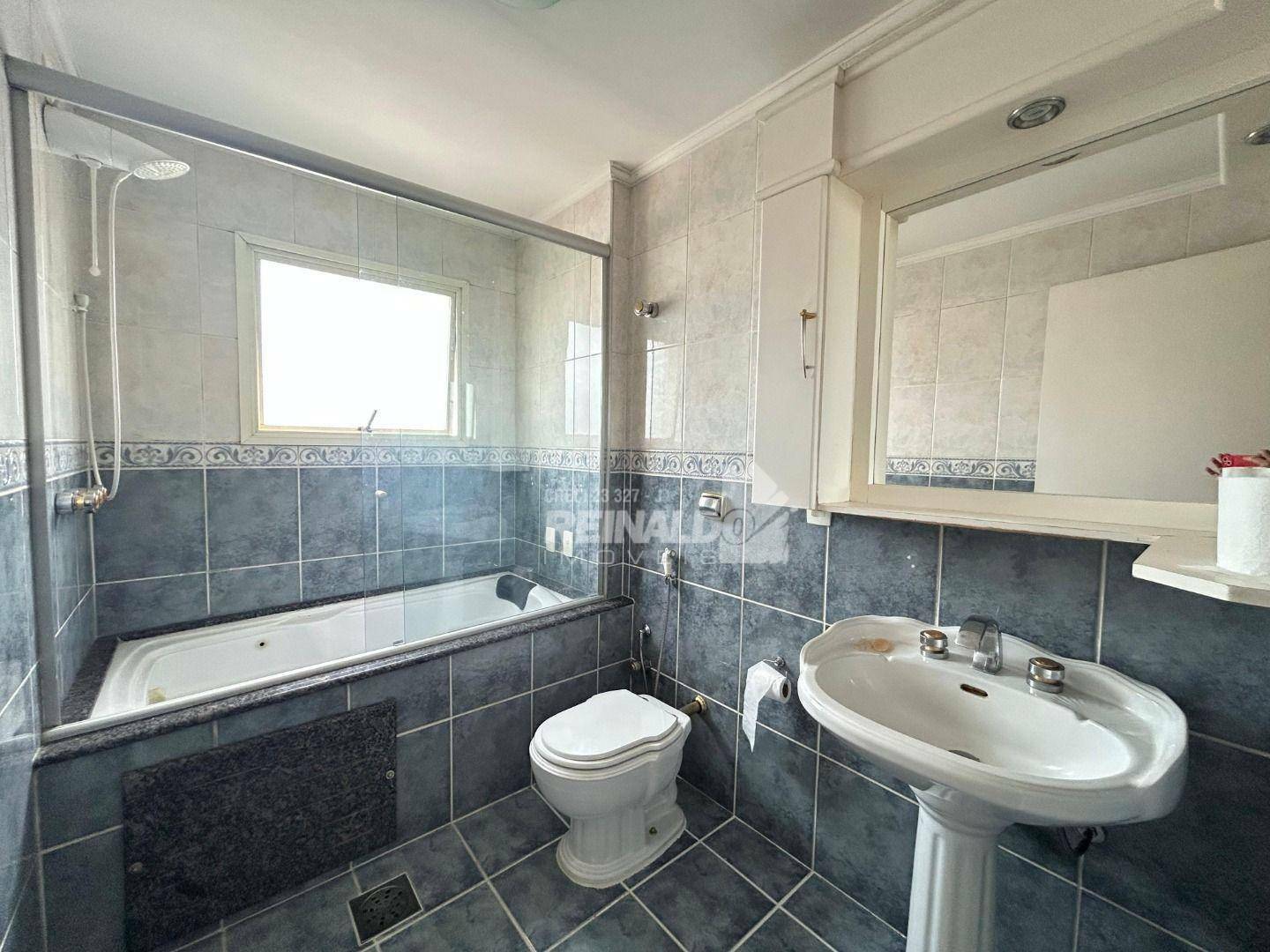 Apartamento para alugar com 3 quartos, 145m² - Foto 16