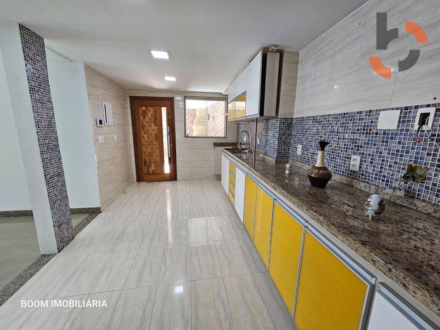 Casa à venda com 5 quartos, 218m² - Foto 10