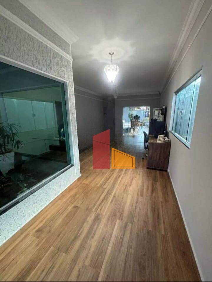 Casa à venda com 3 quartos, 197m² - Foto 3