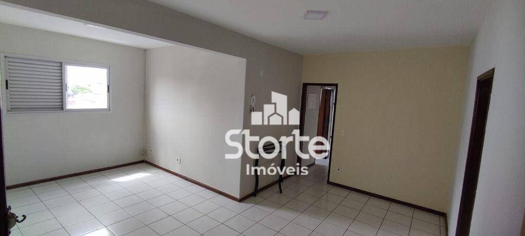 Apartamento à venda com 3 quartos, 128m² - Foto 1