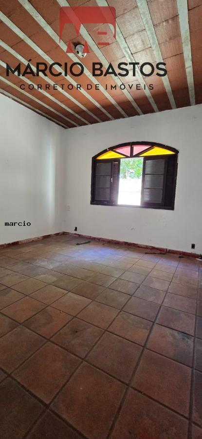 Casa à venda com 3 quartos, 500m² - Foto 4