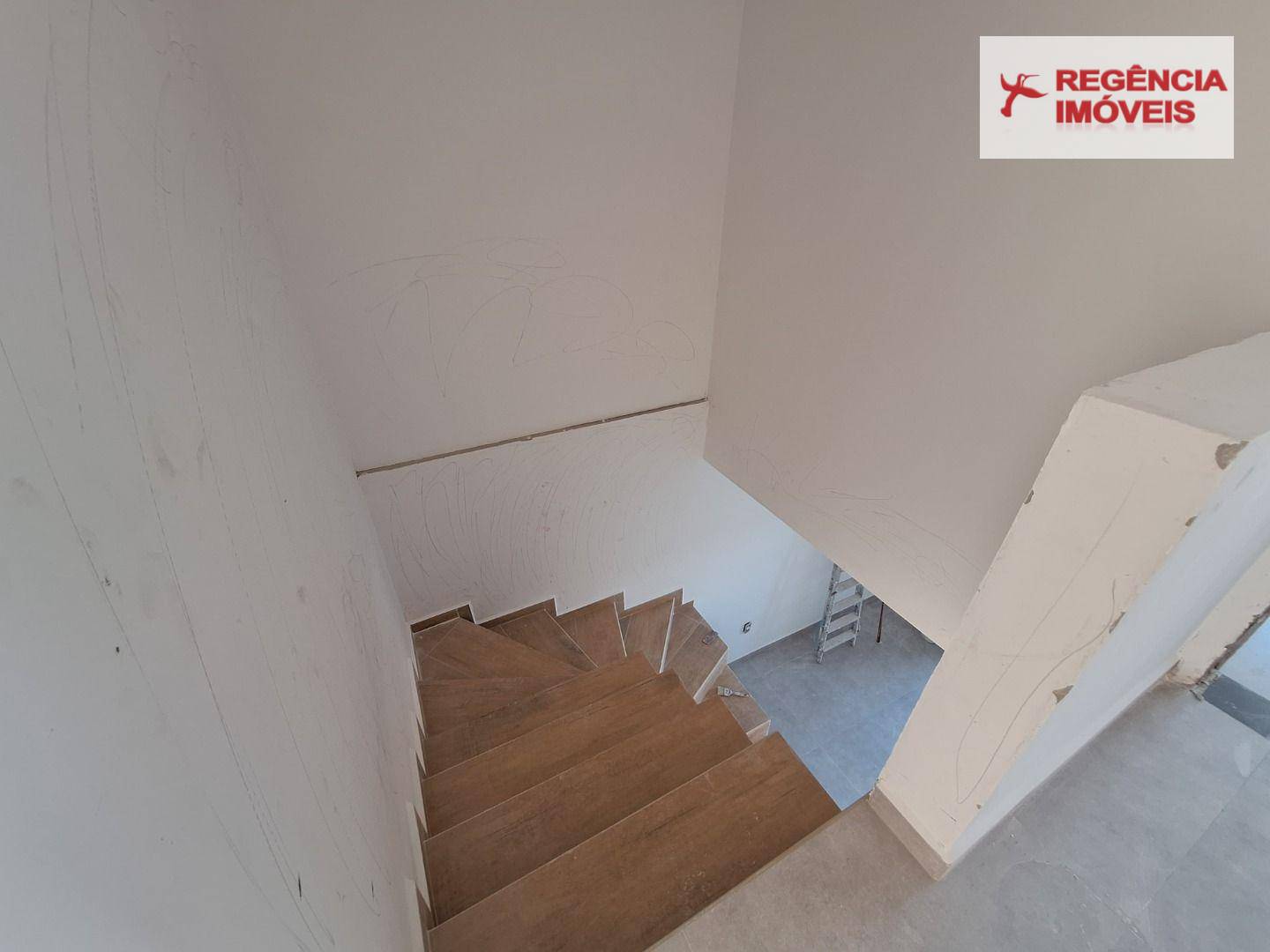 Casa à venda com 2 quartos, 80m² - Foto 11