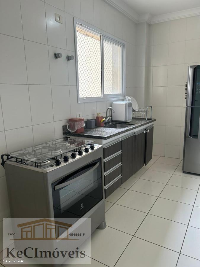 Apartamento à venda com 3 quartos, 131m² - Foto 3