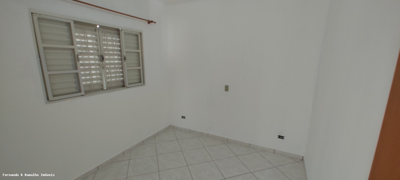 Casa para alugar com 2 quartos, 151m² - Foto 12