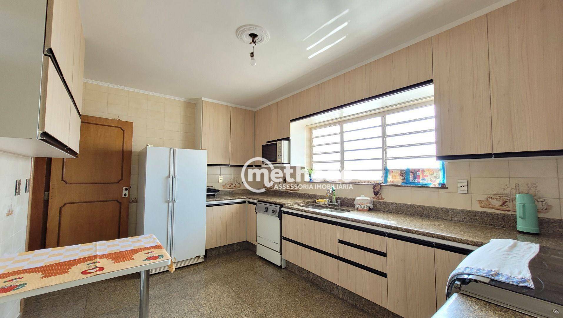 Casa à venda com 4 quartos, 500m² - Foto 15