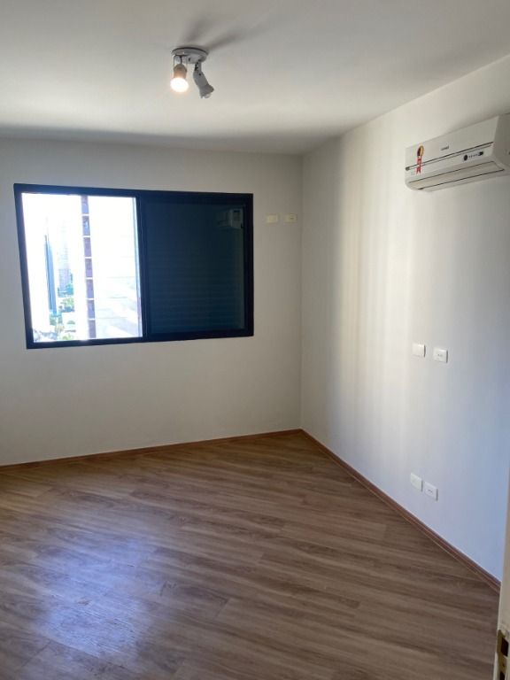 Apartamento para alugar com 5 quartos, 240m² - Foto 6