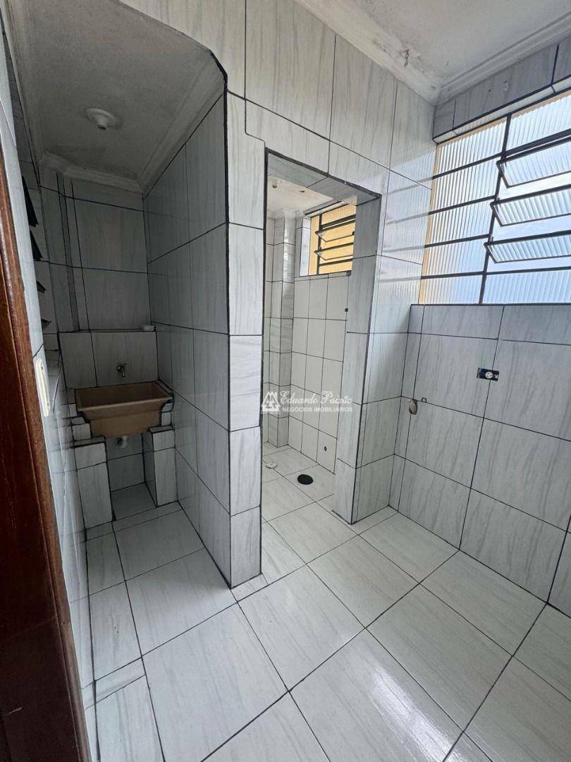 Apartamento para alugar com 3 quartos, 80m² - Foto 13