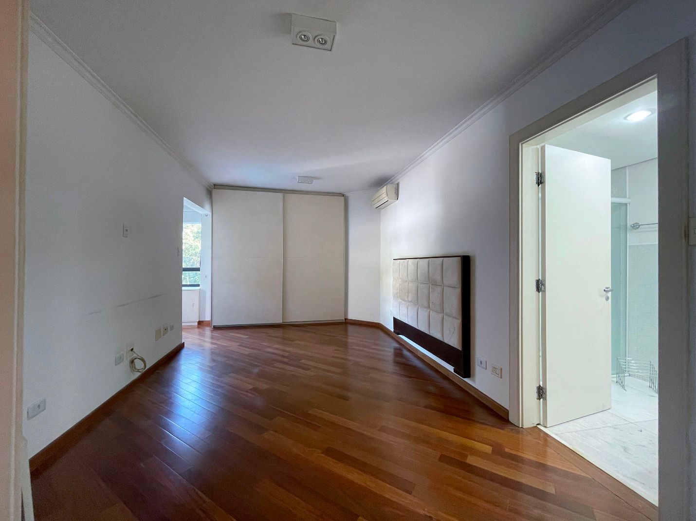 Apartamento à venda e aluguel com 3 quartos, 230m² - Foto 5