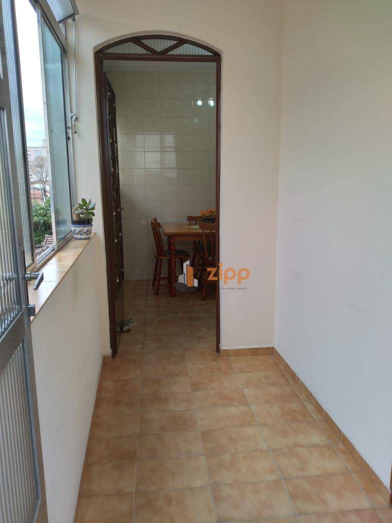 Sobrado à venda com 4 quartos, 210m² - Foto 3