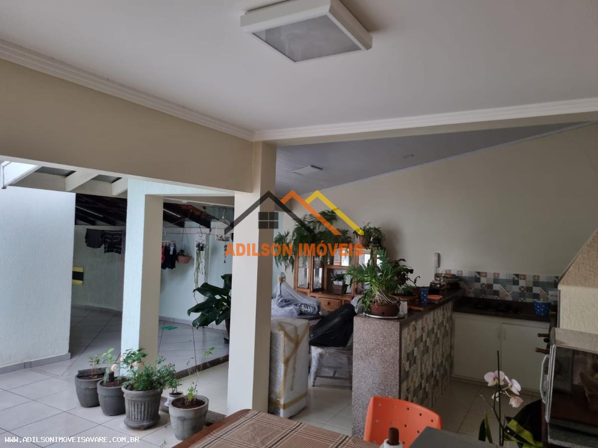 Casa à venda com 3 quartos, 300m² - Foto 16