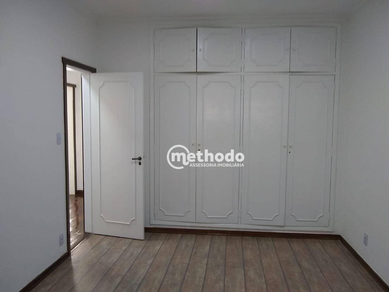 Casa à venda com 3 quartos, 220m² - Foto 7