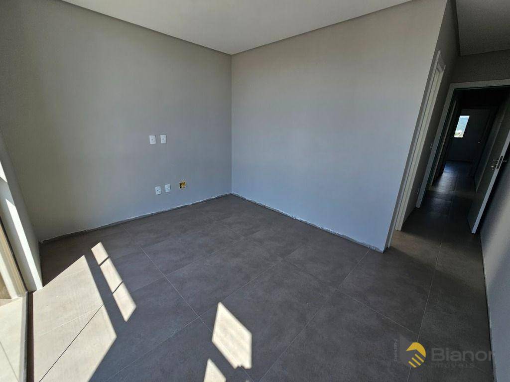 Casa à venda com 3 quartos, 110m² - Foto 11