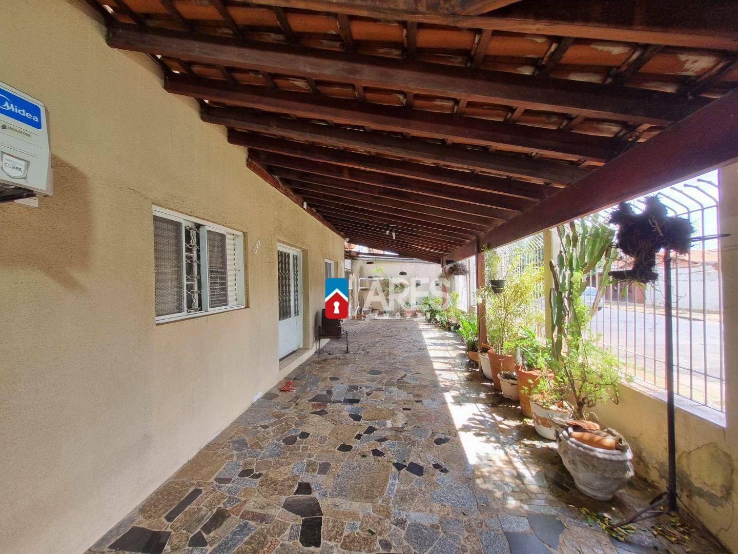 Casa, 5 quartos, 296 m² - Foto 1