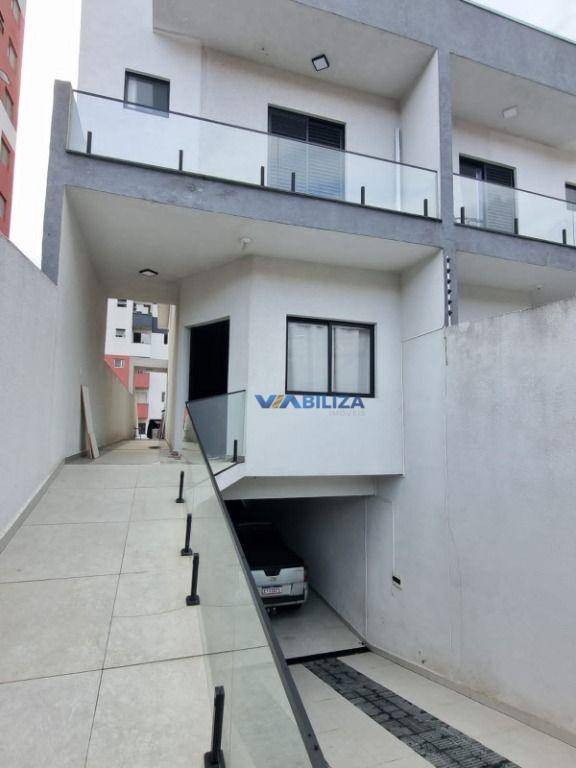 Sobrado à venda com 3 quartos, 220m² - Foto 1