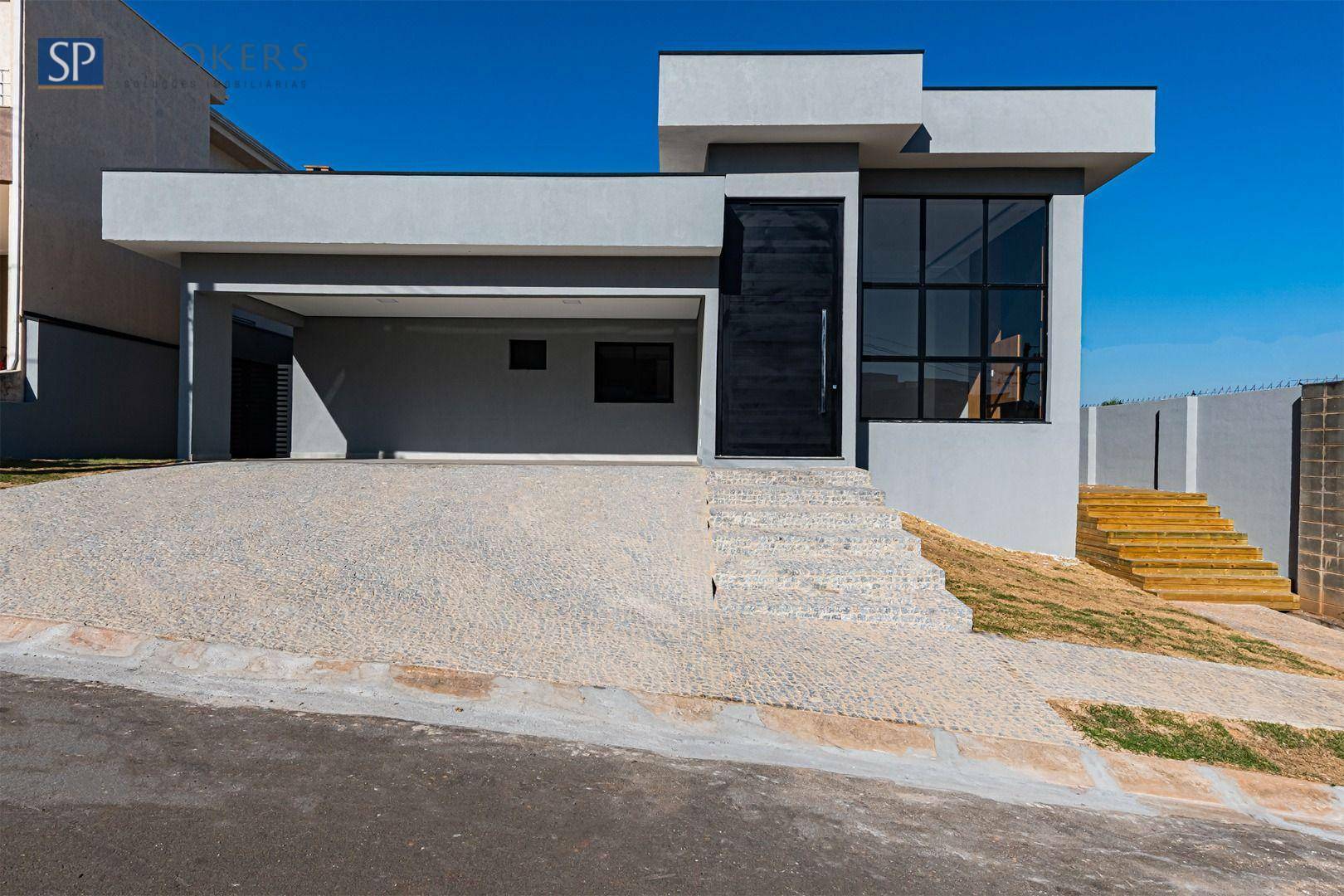 Casa à venda com 4 quartos, 290m² - Foto 1