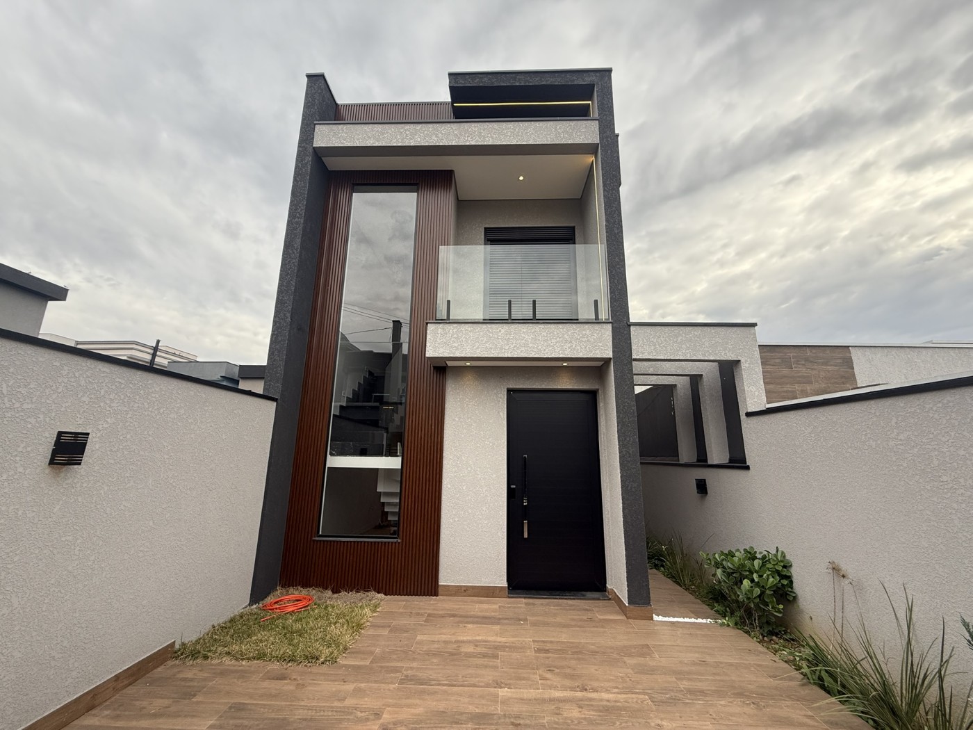 Casa à venda com 3 quartos, 140m² - Foto 1