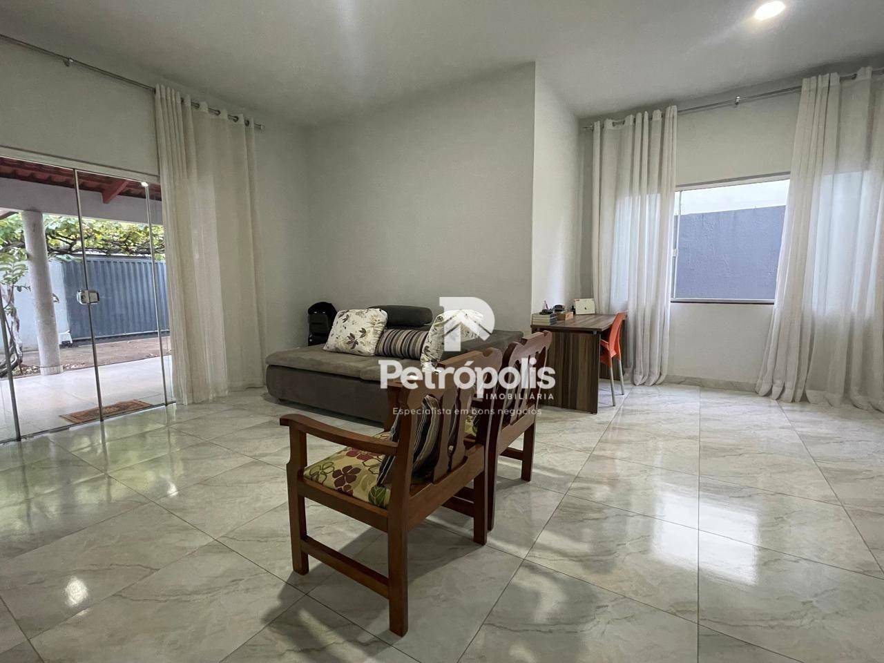 Casa à venda com 3 quartos, 190m² - Foto 4