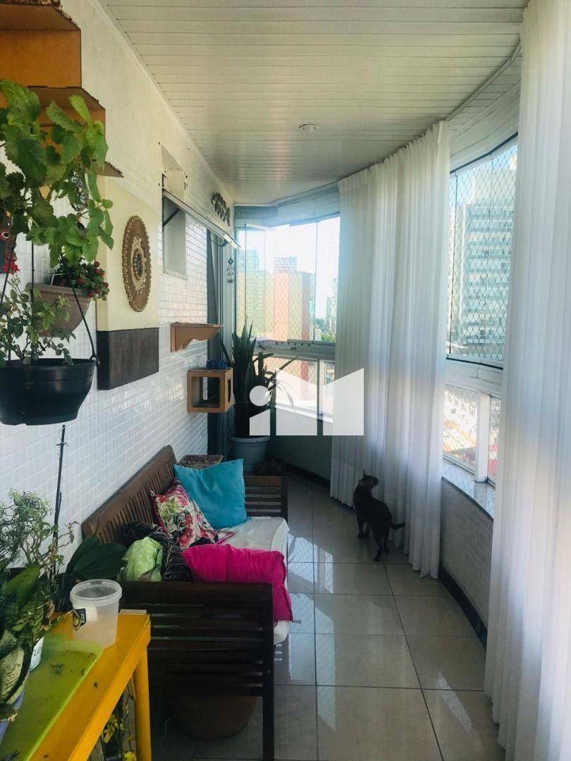 Apartamento à venda com 3 quartos, 130m² - Foto 8