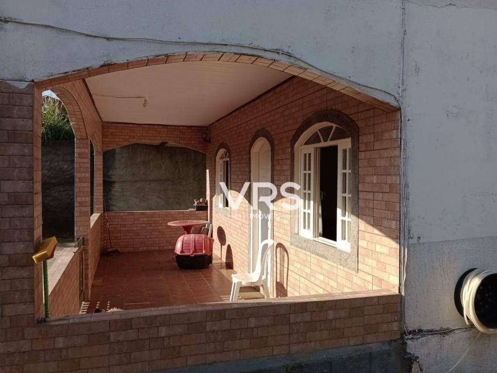 Casa à venda com 2 quartos, 110m² - Foto 17