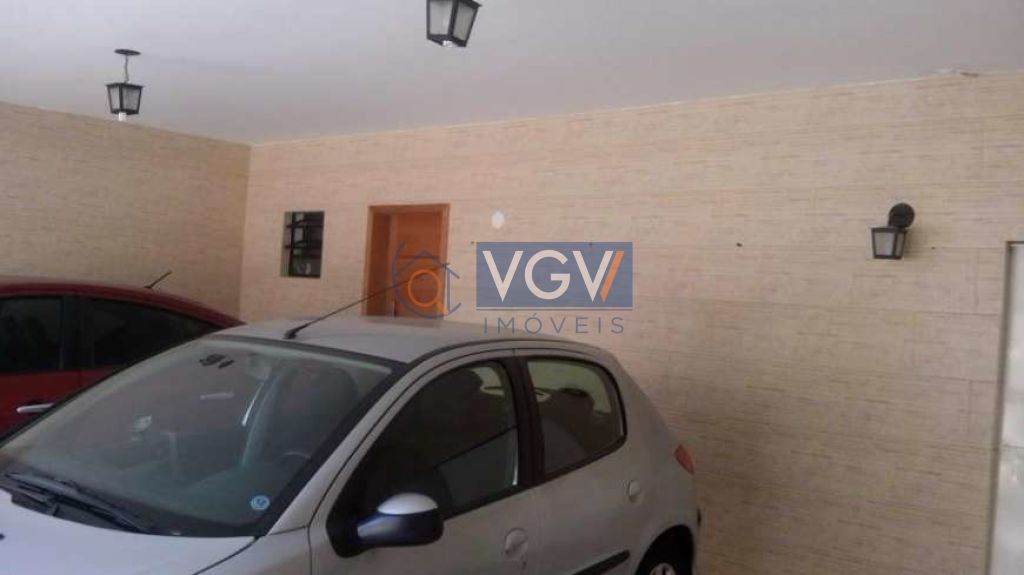 Casa à venda com 3 quartos, 200m² - Foto 2