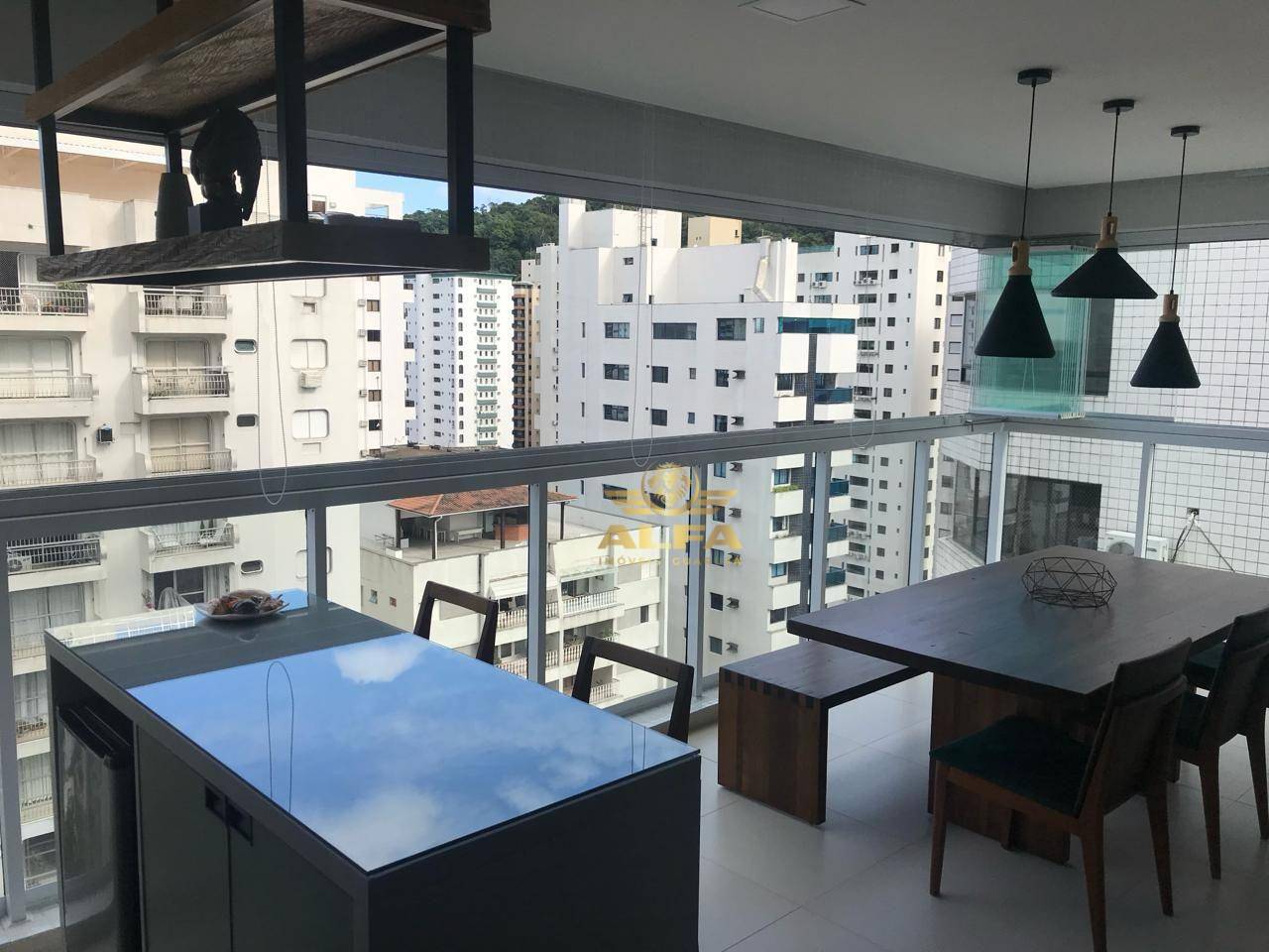 Apartamento à venda com 3 quartos, 125m² - Foto 2