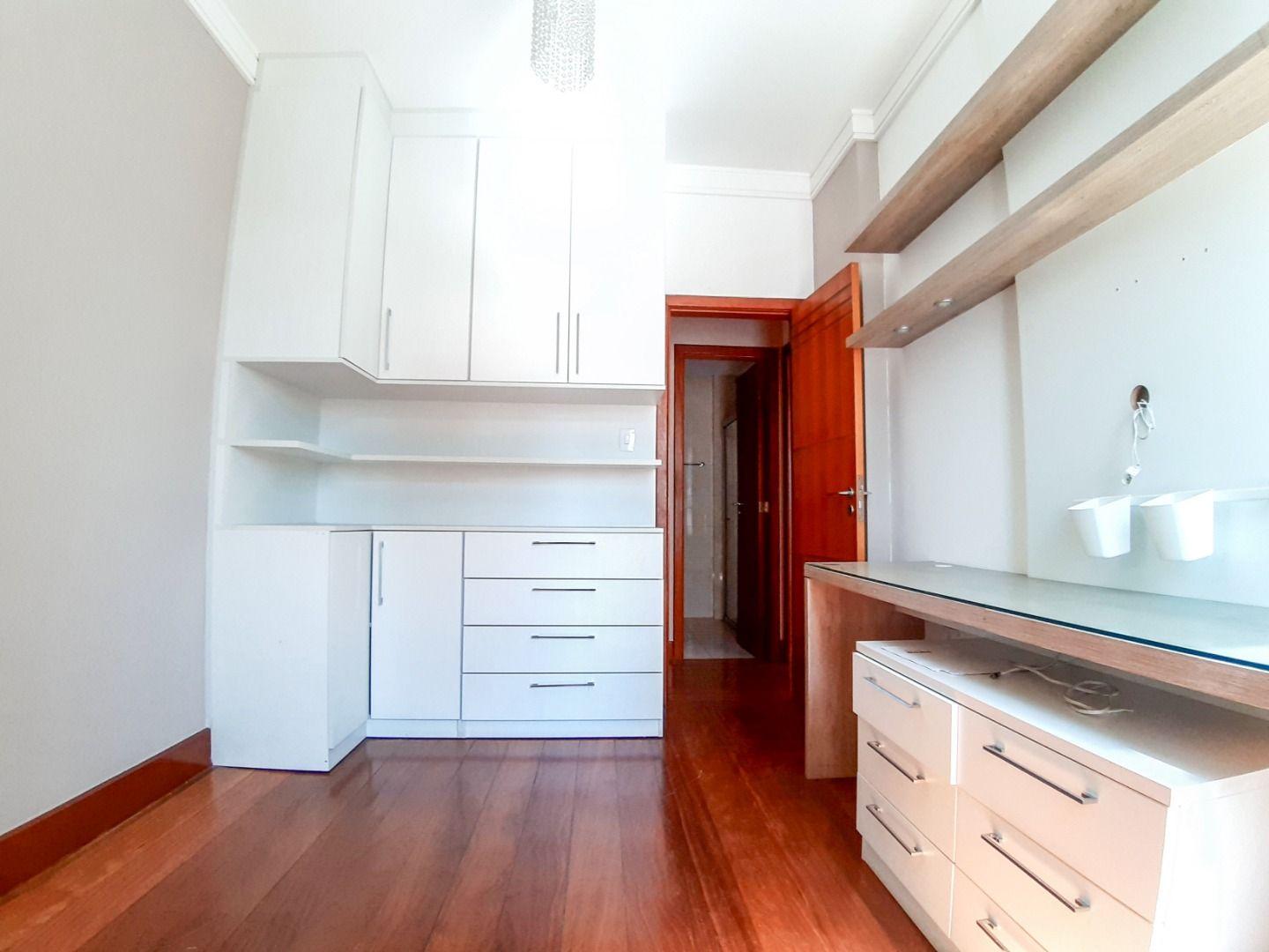 Apartamento à venda com 4 quartos, 220m² - Foto 21