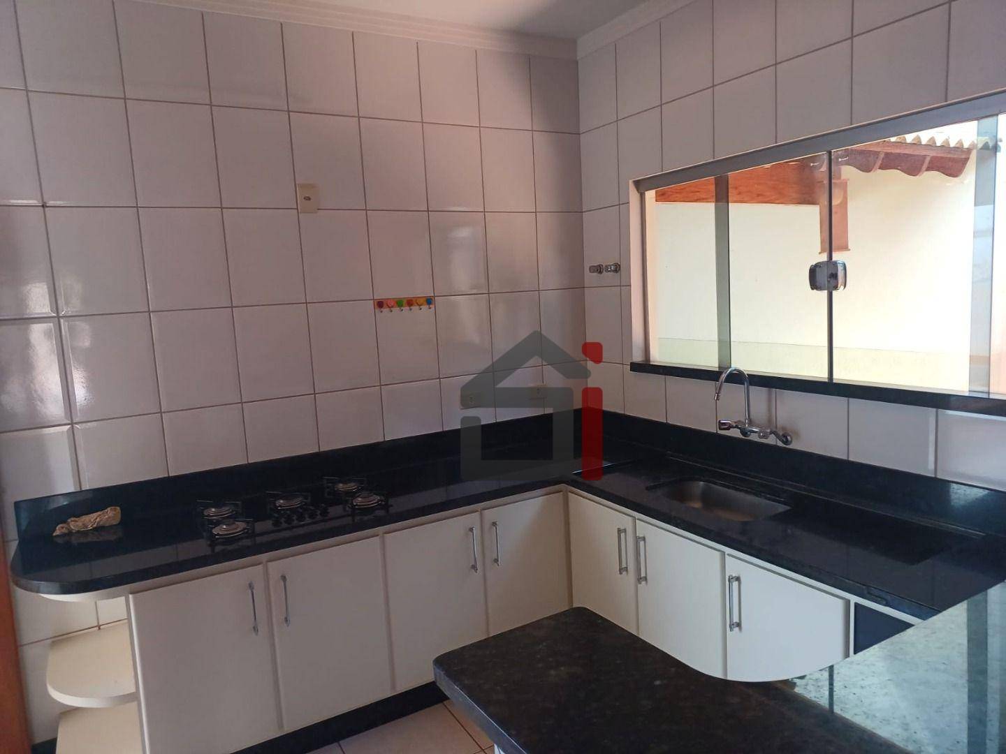 Casa à venda e aluguel com 3 quartos, 205m² - Foto 9