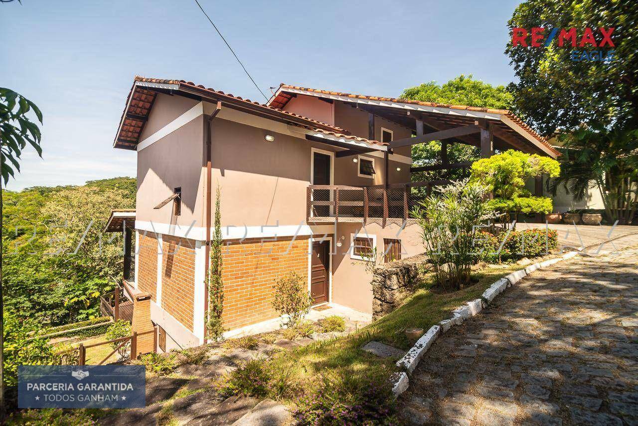 Casa à venda com 3 quartos, 223m² - Foto 2