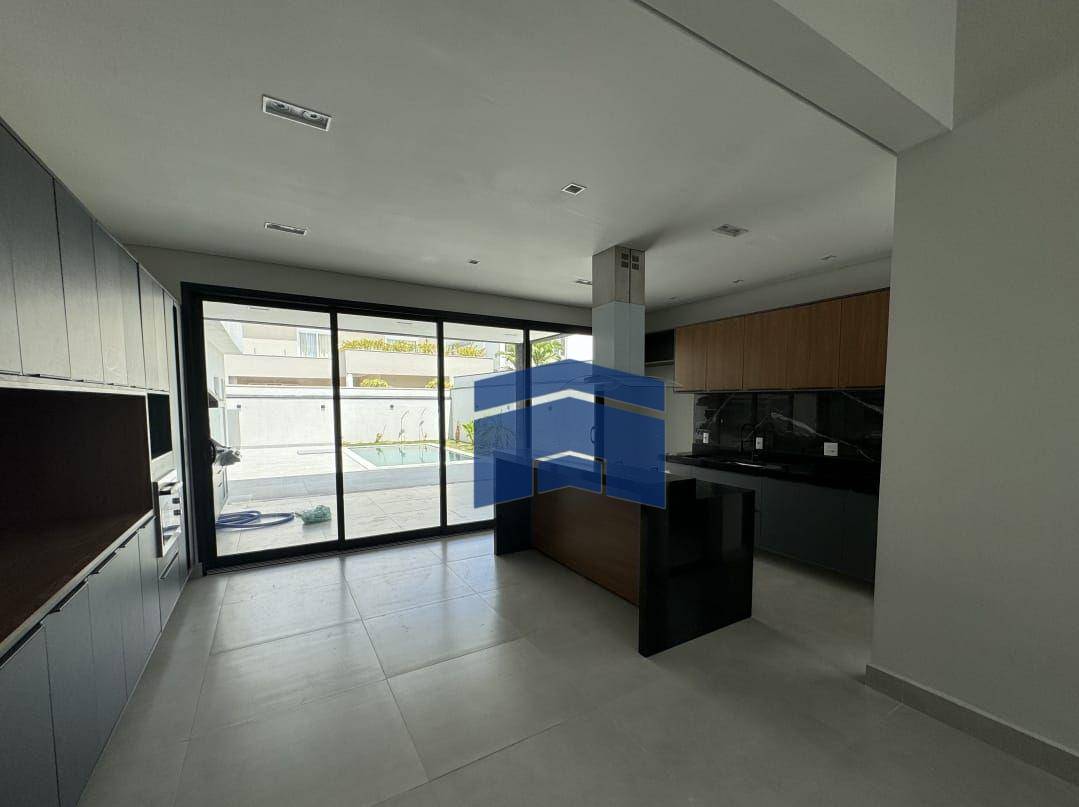 Casa à venda com 4 quartos, 259m² - Foto 4