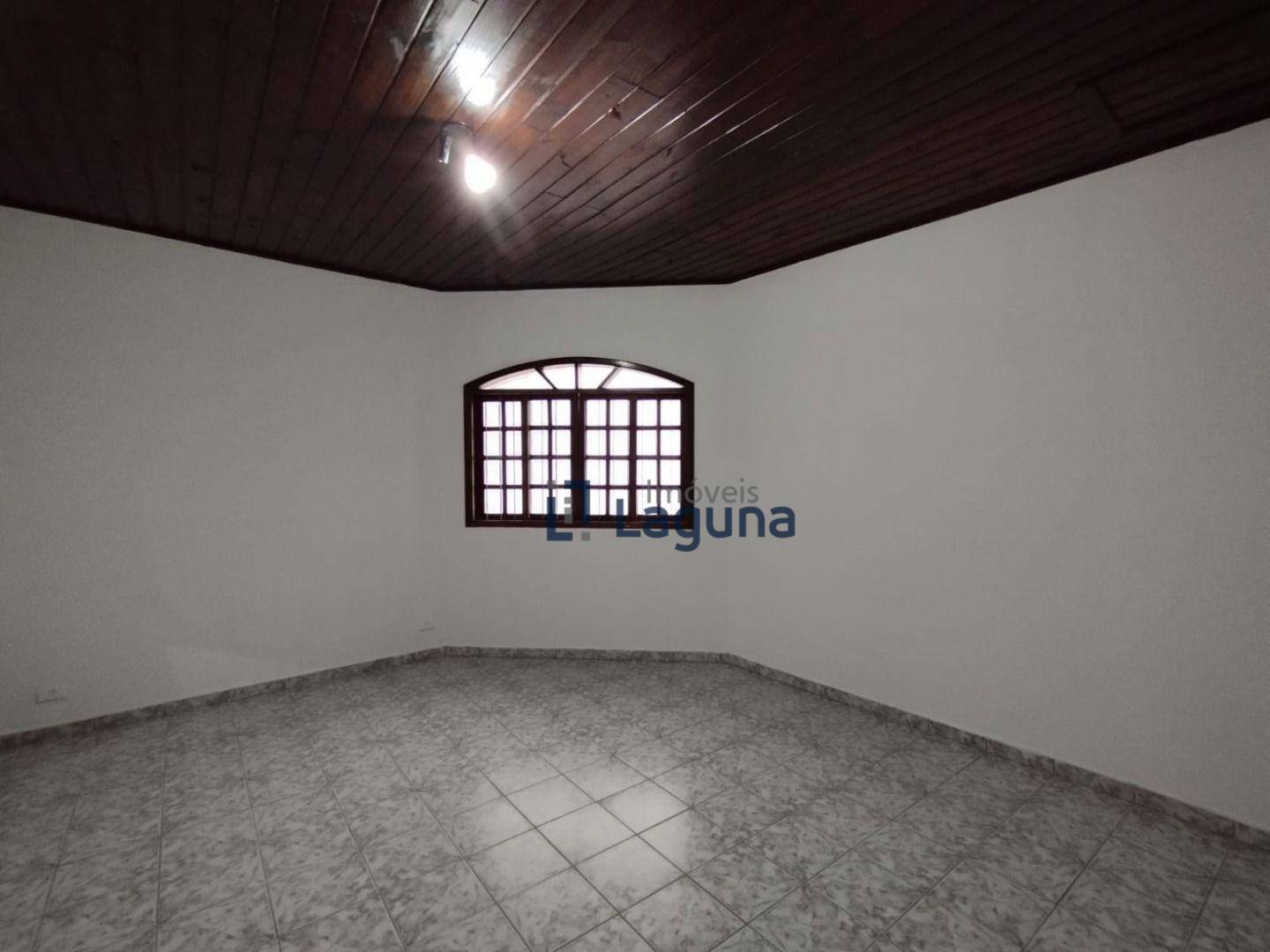 Casa para alugar com 2 quartos, 200m² - Foto 39