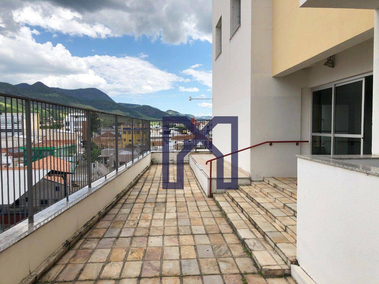 Apartamento à venda com 3 quartos, 176m² - Foto 9