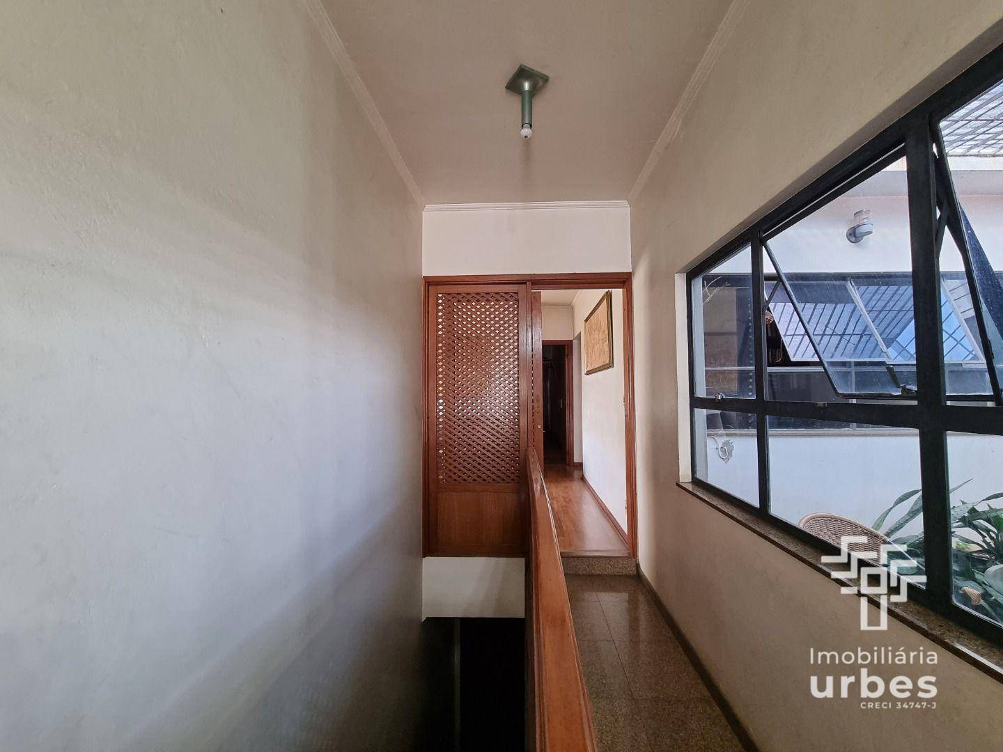 Casa à venda com 3 quartos, 312m² - Foto 10