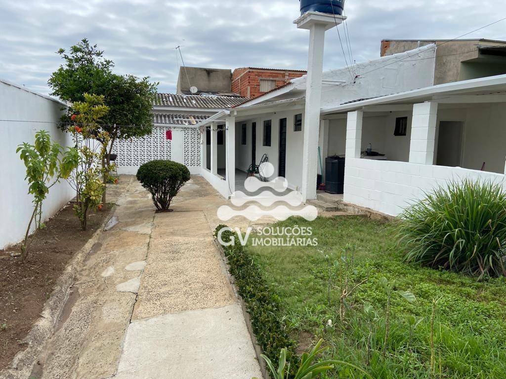 Casa à venda com 3 quartos, 180m² - Foto 1