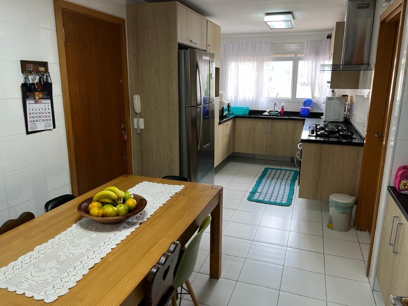 Apartamento à venda com 3 quartos, 213m² - Foto 5