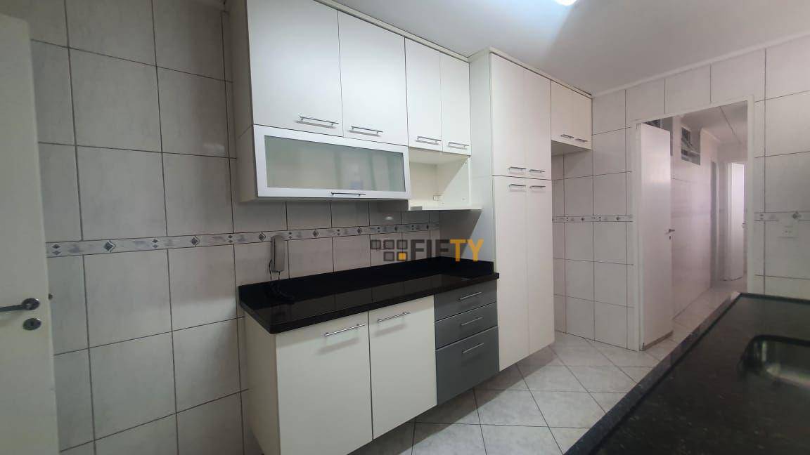 Apartamento para alugar com 3 quartos, 94m² - Foto 13