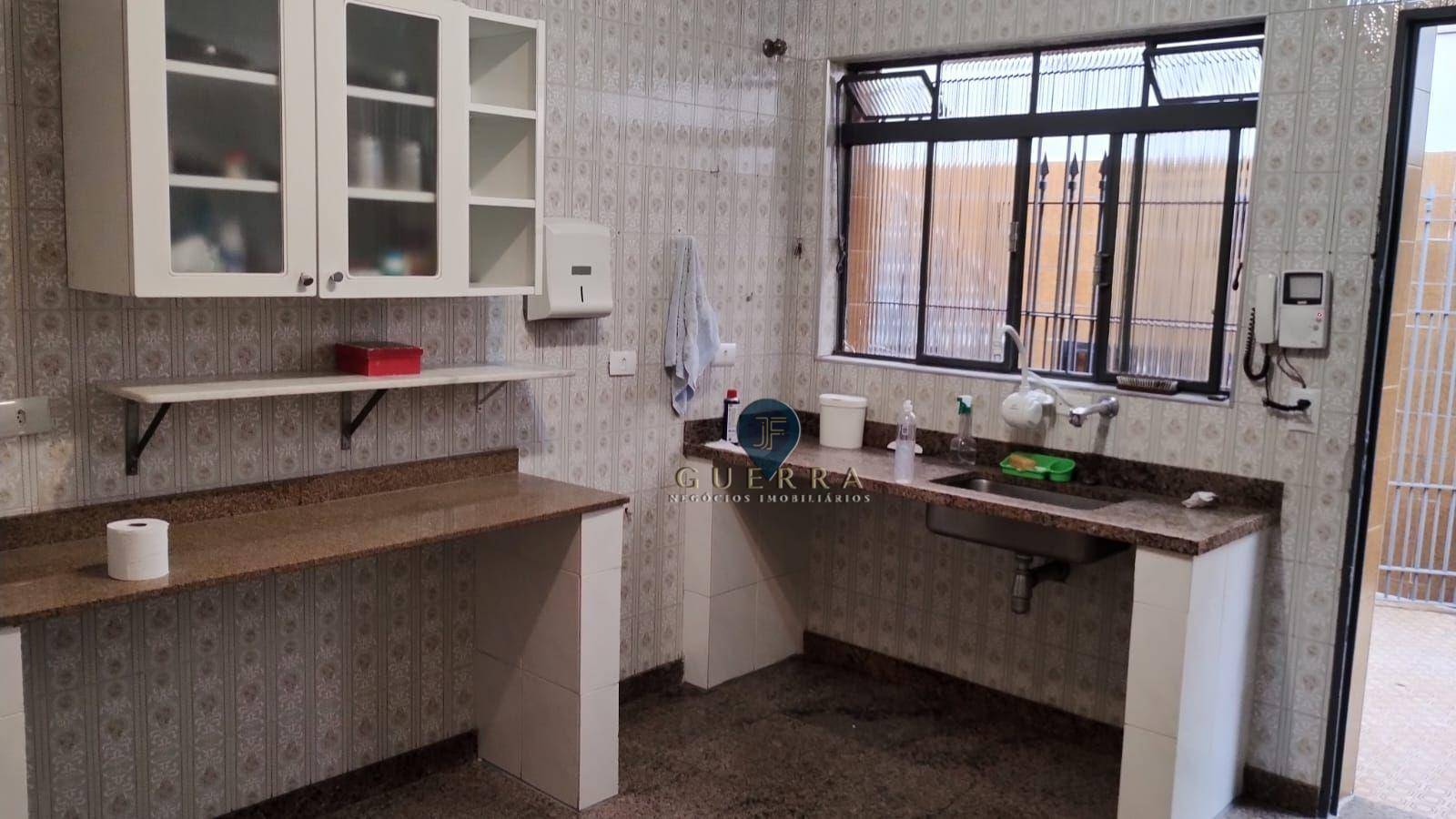 Casa para alugar com 8 quartos, 180m² - Foto 10