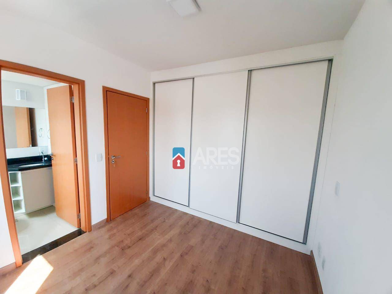 Apartamento para alugar com 3 quartos, 76m² - Foto 12