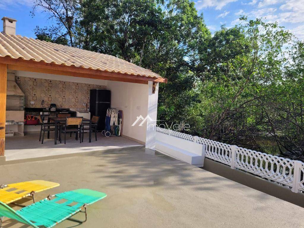 Casa de Condomínio à venda com 3 quartos, 224m² - Foto 1