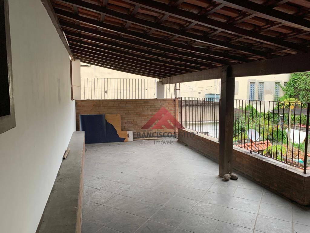 Casa à venda com 5 quartos, 400m² - Foto 9