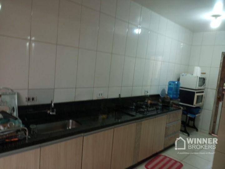 Casa à venda com 4 quartos, 220m² - Foto 5