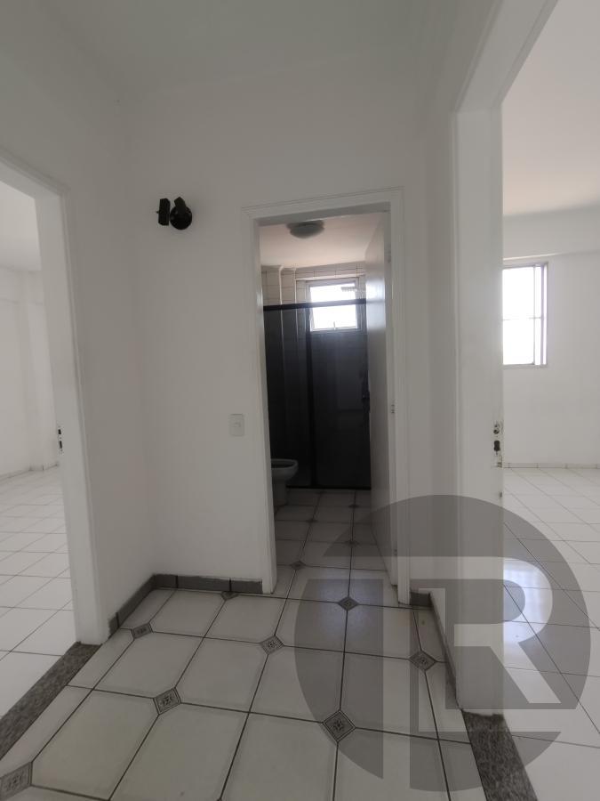 Apartamento para alugar com 2 quartos, 68m² - Foto 14