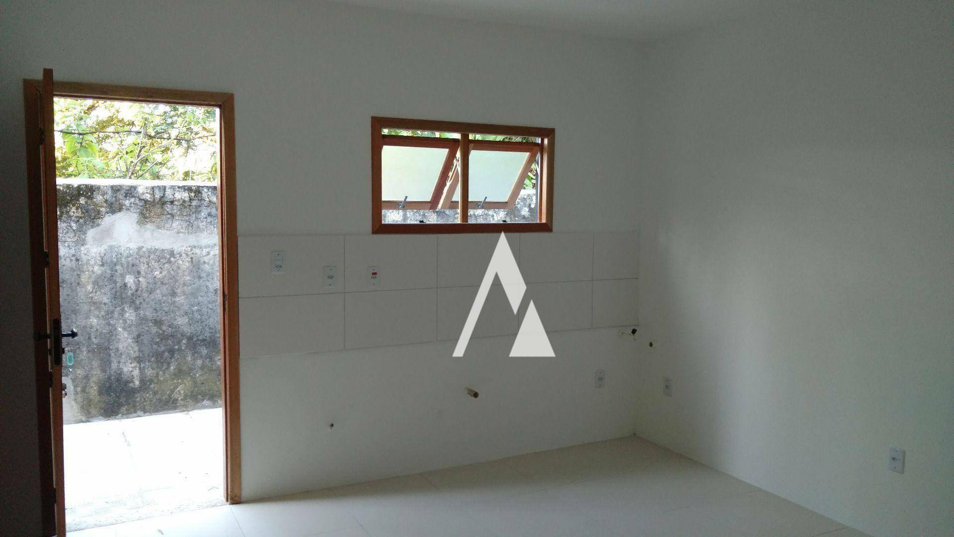 Casa à venda com 2 quartos, 56m² - Foto 14