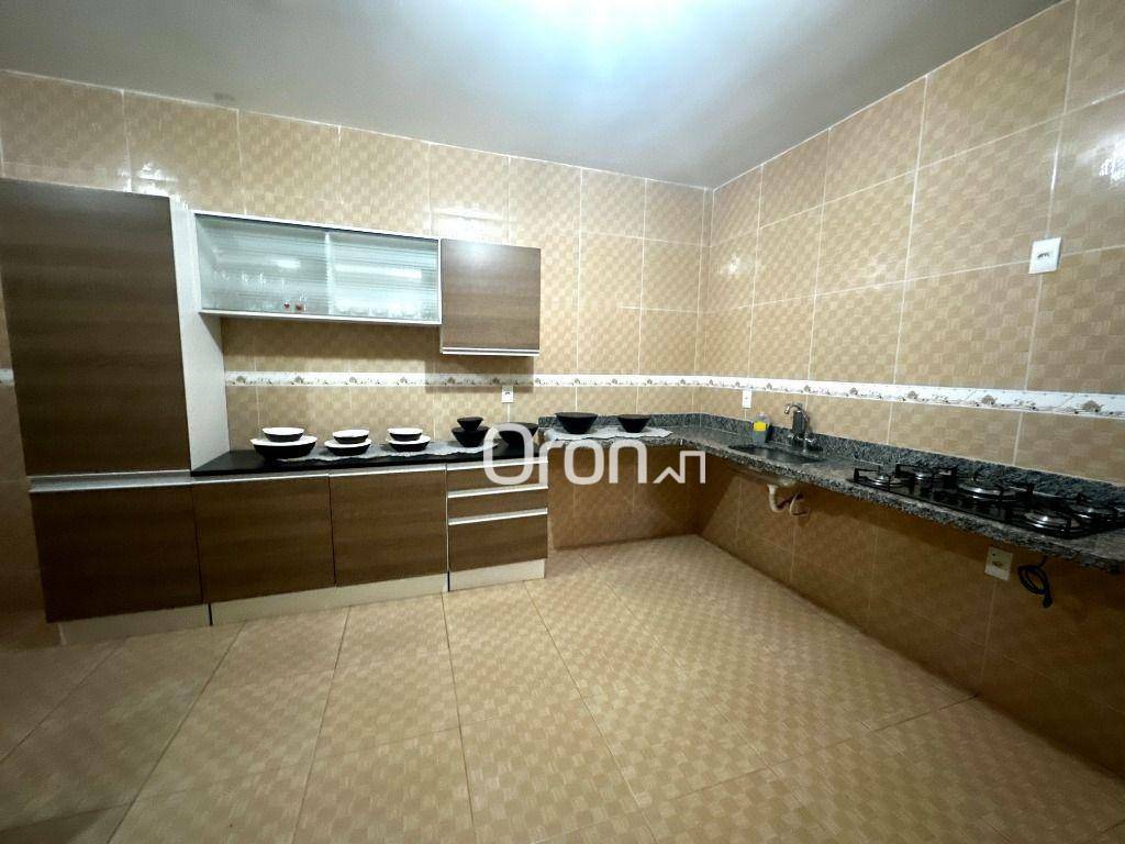 Sobrado à venda com 4 quartos, 300m² - Foto 4